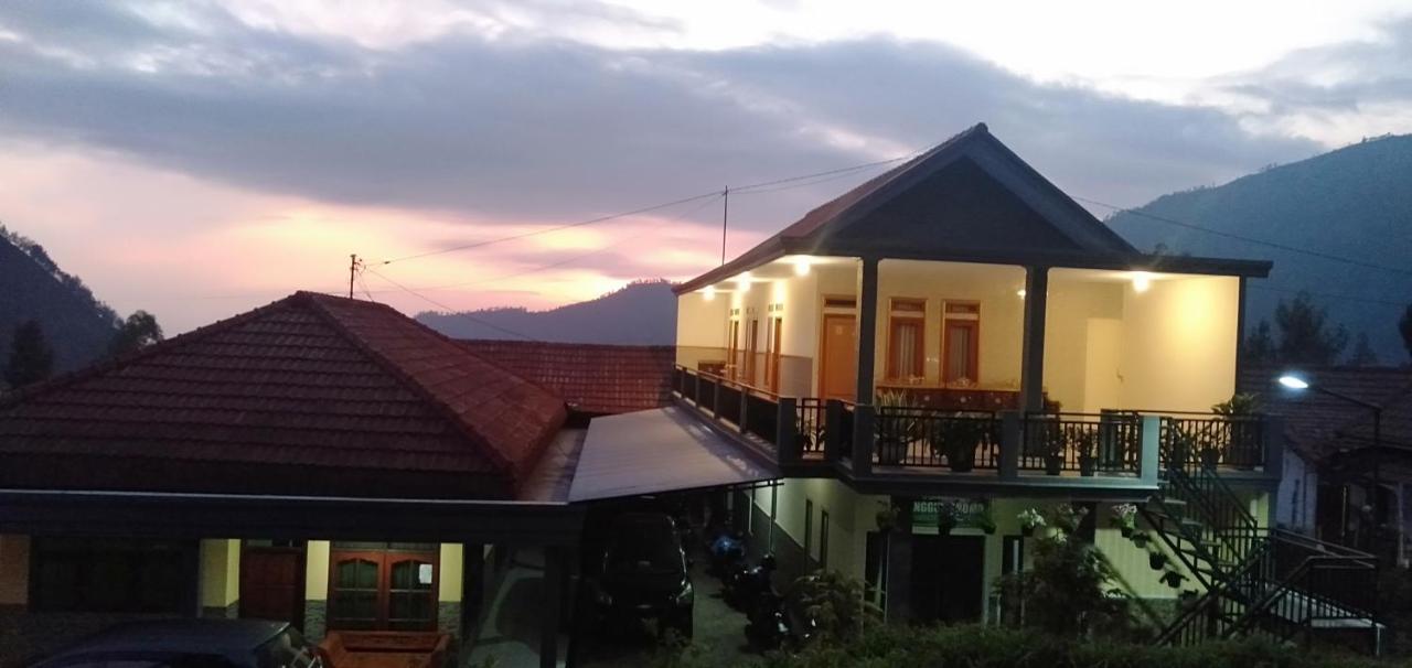 Homestay Anggun Bromo Eksteriør bilde